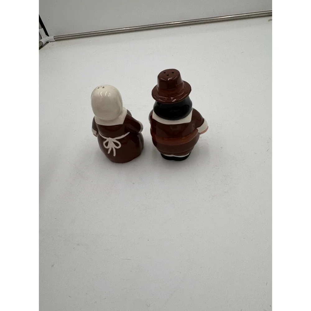 Publix Supermarkets 2004 Pilgrims Salt and Pepper Shakers Thanksgiving‎